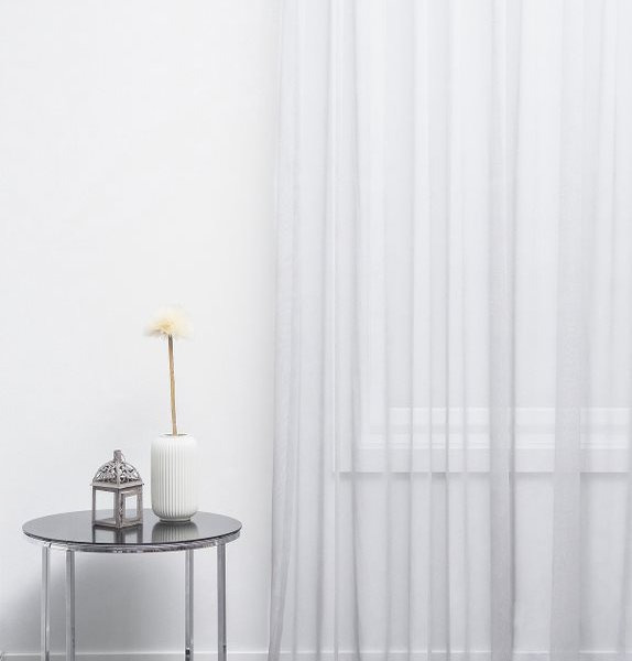 Fehér selyemfényű függöny