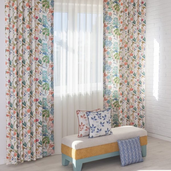 Színes virágos dekor