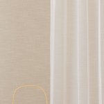 Fehér hálós szerkezetű függöny