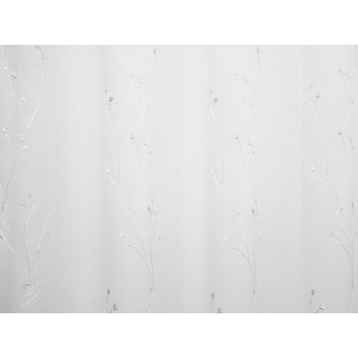 Fehér virágokkal sorhímzett függöny