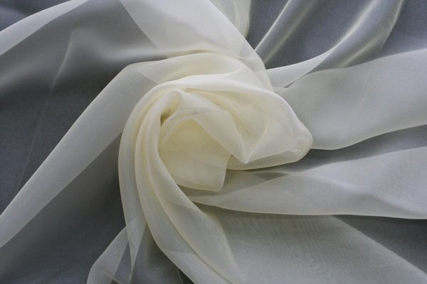 Vajszínű selymes tapintatú függöny