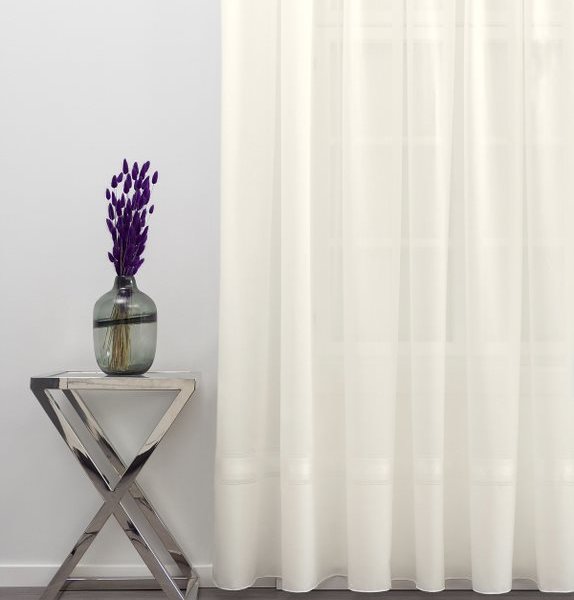 Ecrü egysoron hímzett függöny