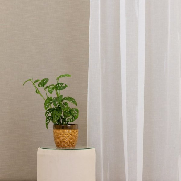 Ezüst mintákkal szőtt függöny