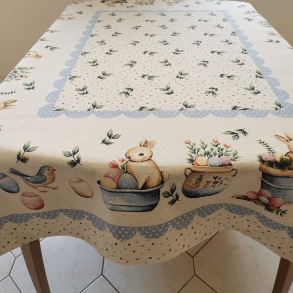 Kék pöttyös nyuszis asztalterítő