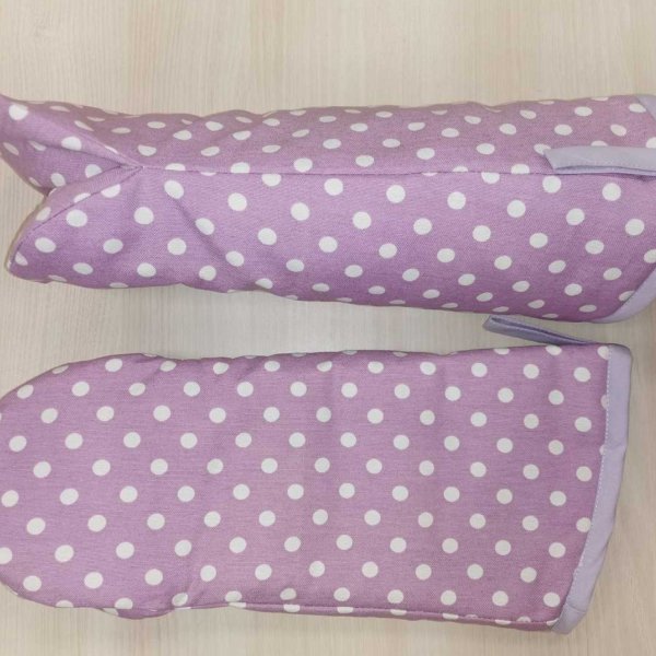 Lila pöttyös kesztyű (1pár/2 db)