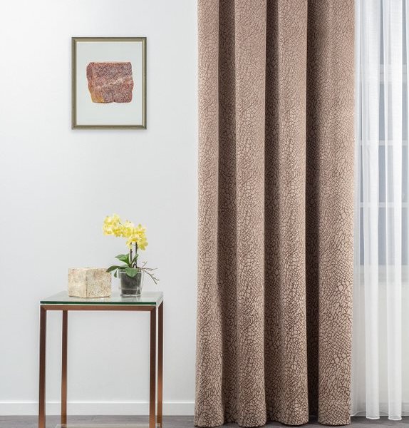 Barna kőmintás dekor