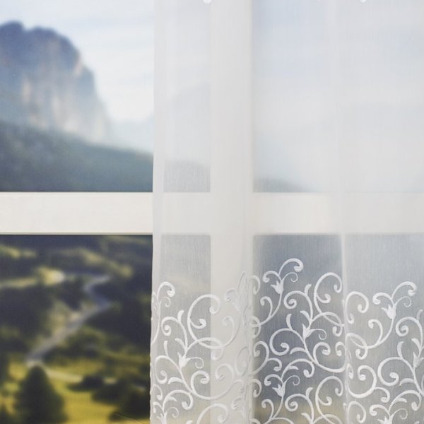 Klasszikus hímzett mintás függöny