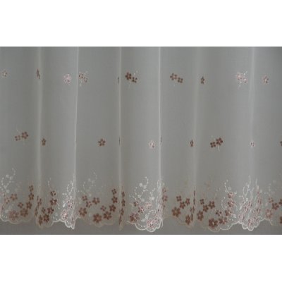 Rózsaszín virágokkal hímzett függöny