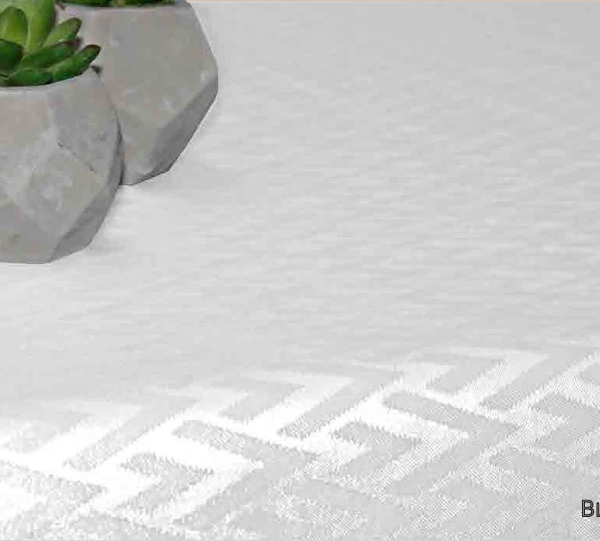 Törtfehér cikkcakk mintás abrosz