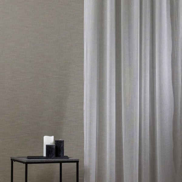 Ezüst anyagában csíkos függöny