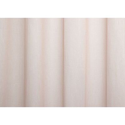 Rózsa beszőtt függöny