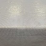 Csillogó arany szállal szőtt asztalterítő