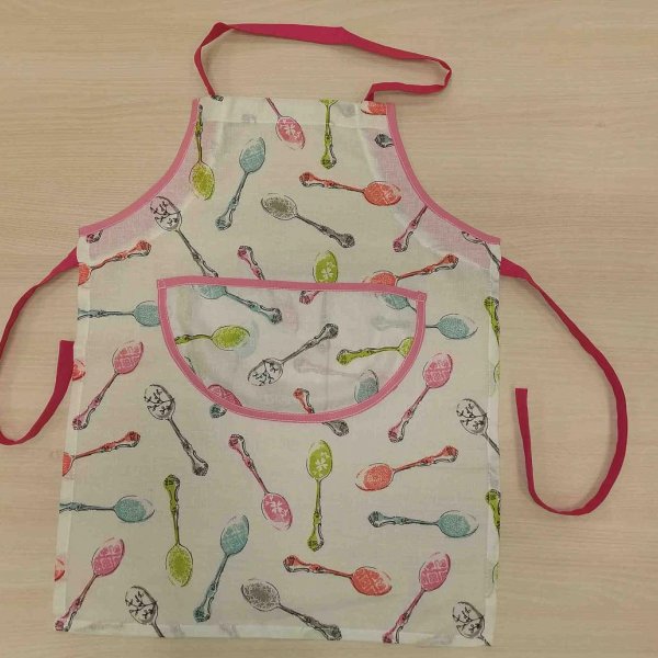 Kanál mintás kötény