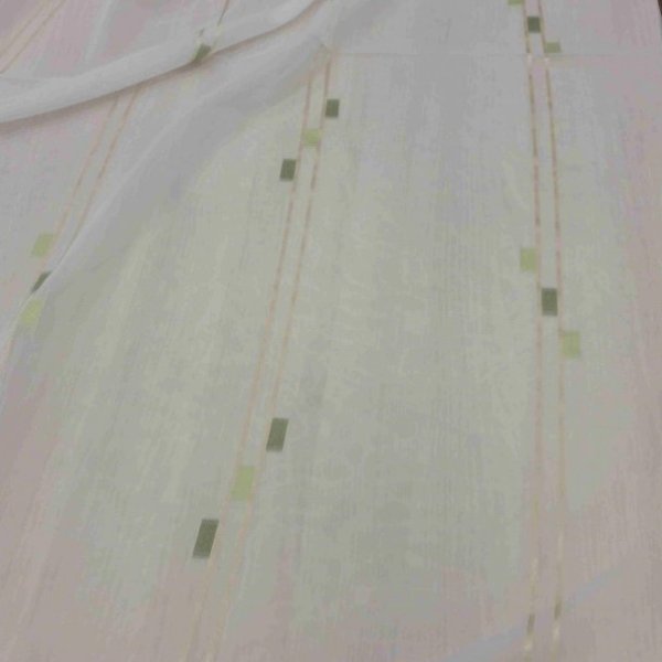 Zöld mintás voál függöny