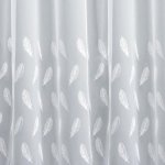 Tollakkal díszített fehér fényáteresztő