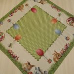 Zöld pöttyös nyuszis asztalközép 100x100