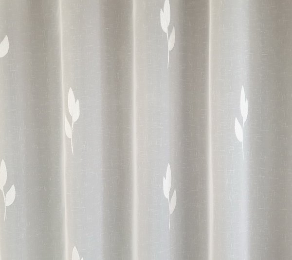 Fehér leveles függöny