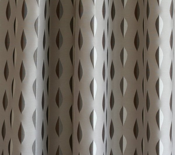 Barna csepp-mintás dekor