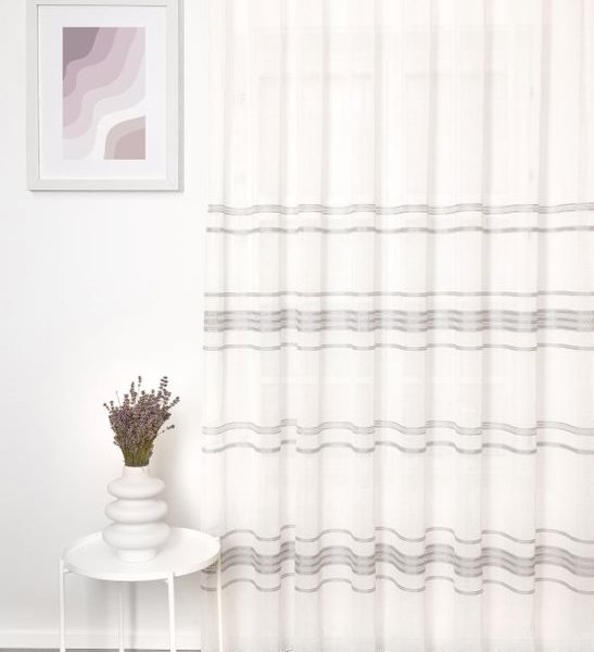 Világosszürke csíkokkal szőtt függöny